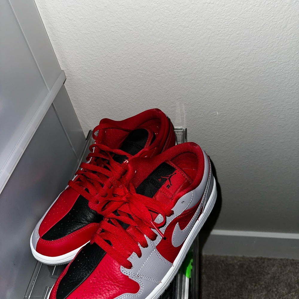 Women’s Jordan 1 SE Low